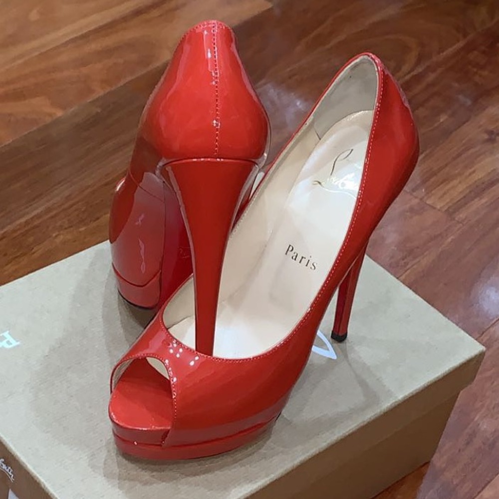 LOUBOUTIN RED open toed! Size 37